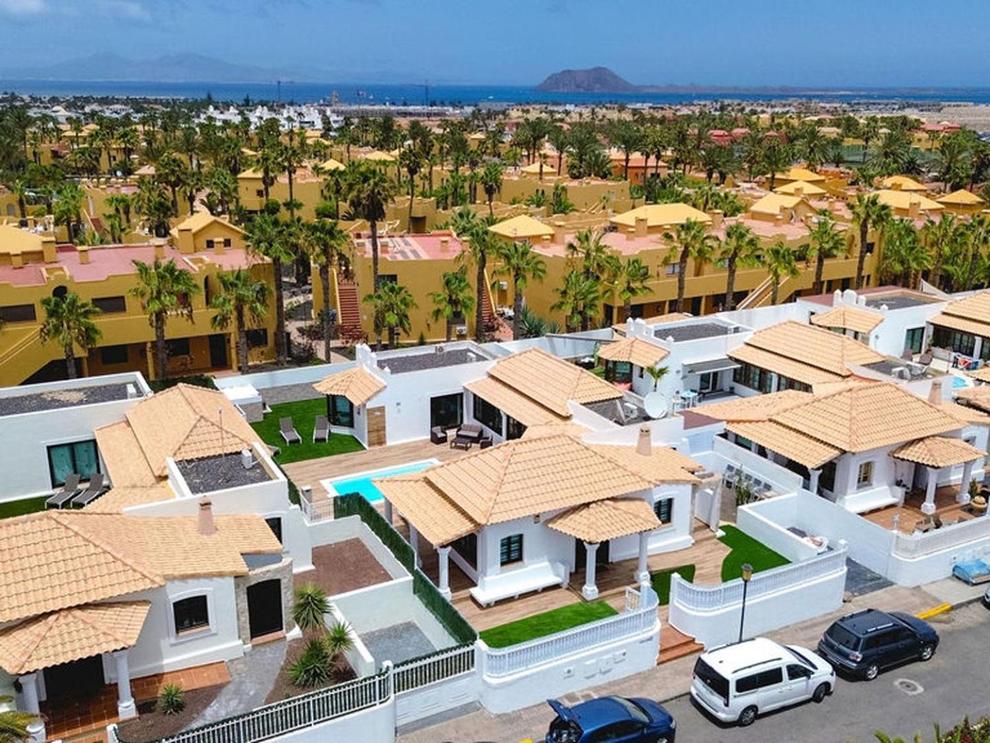 Villa Relax Deluxe Private Pool Corralejo By Holidays Home Bagian luar foto